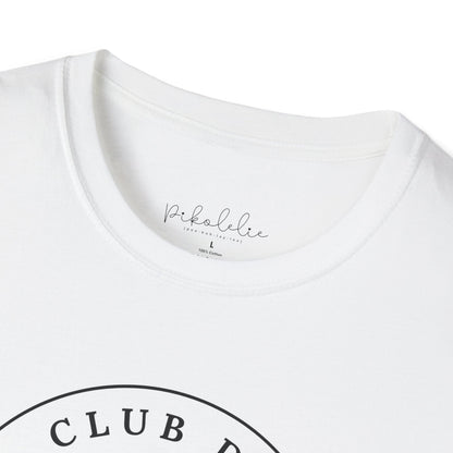 Club de Viejas Chingonas T-Shirt – “Viejas Chingonas” Script Badge Tee Printify Pikolelie T-Shirt