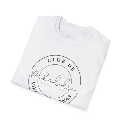 Club de Viejas Chingonas T-Shirt – “Viejas Chingonas” Script Badge Tee Printify Pikolelie T-Shirt