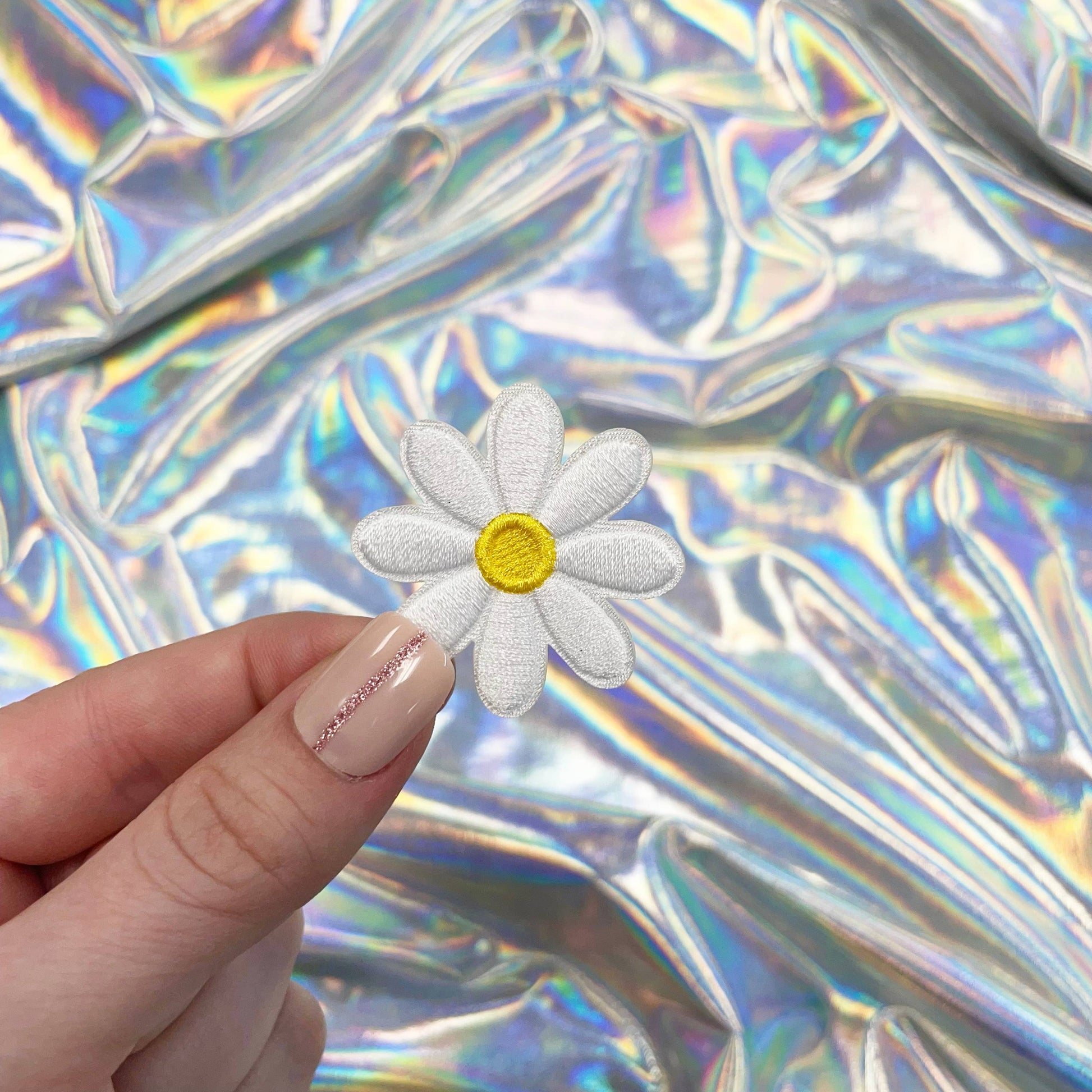 Daisy Embroidered Patch Iron-On for Hats The Crafty Engineer Pikolelie